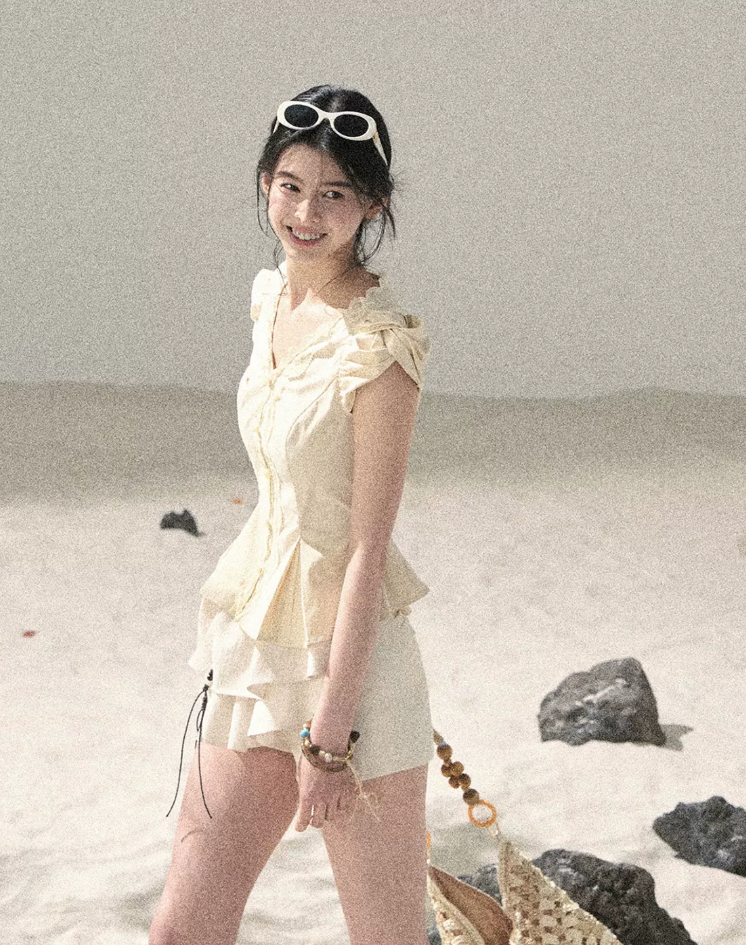 AOMALM "Untouchable White" French lace V-neck white shirt for women, short puff sleeves, suitable for summer