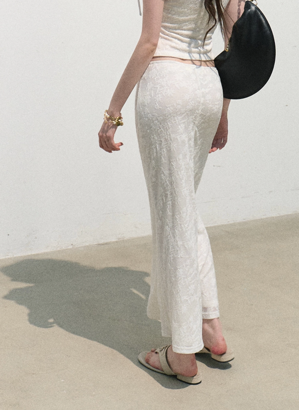 OAKMOO "Spring Breeze" two-piece suit includes short-sleeved T-shirt and skirt, woven jacquard material, tight fit.