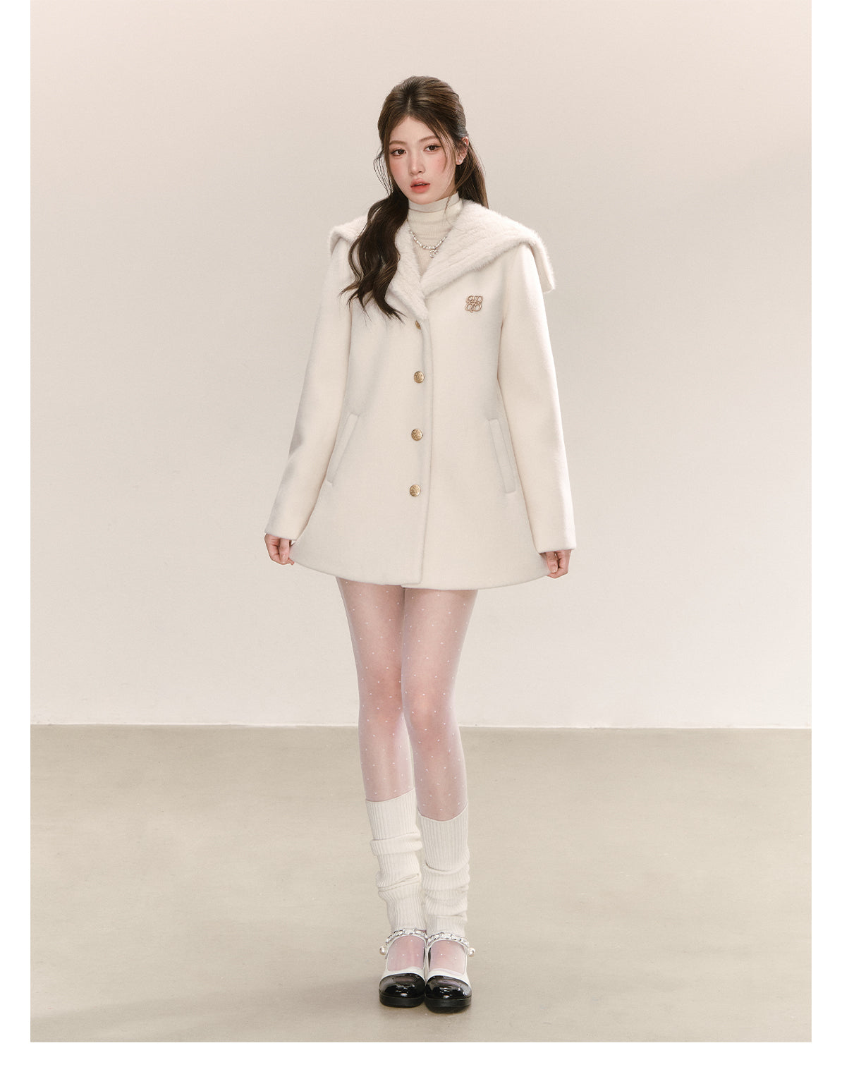 QDQD Mid-length A-line wool coat, sailor collar, padded lining and belted waist, perfect for fall and winter.
