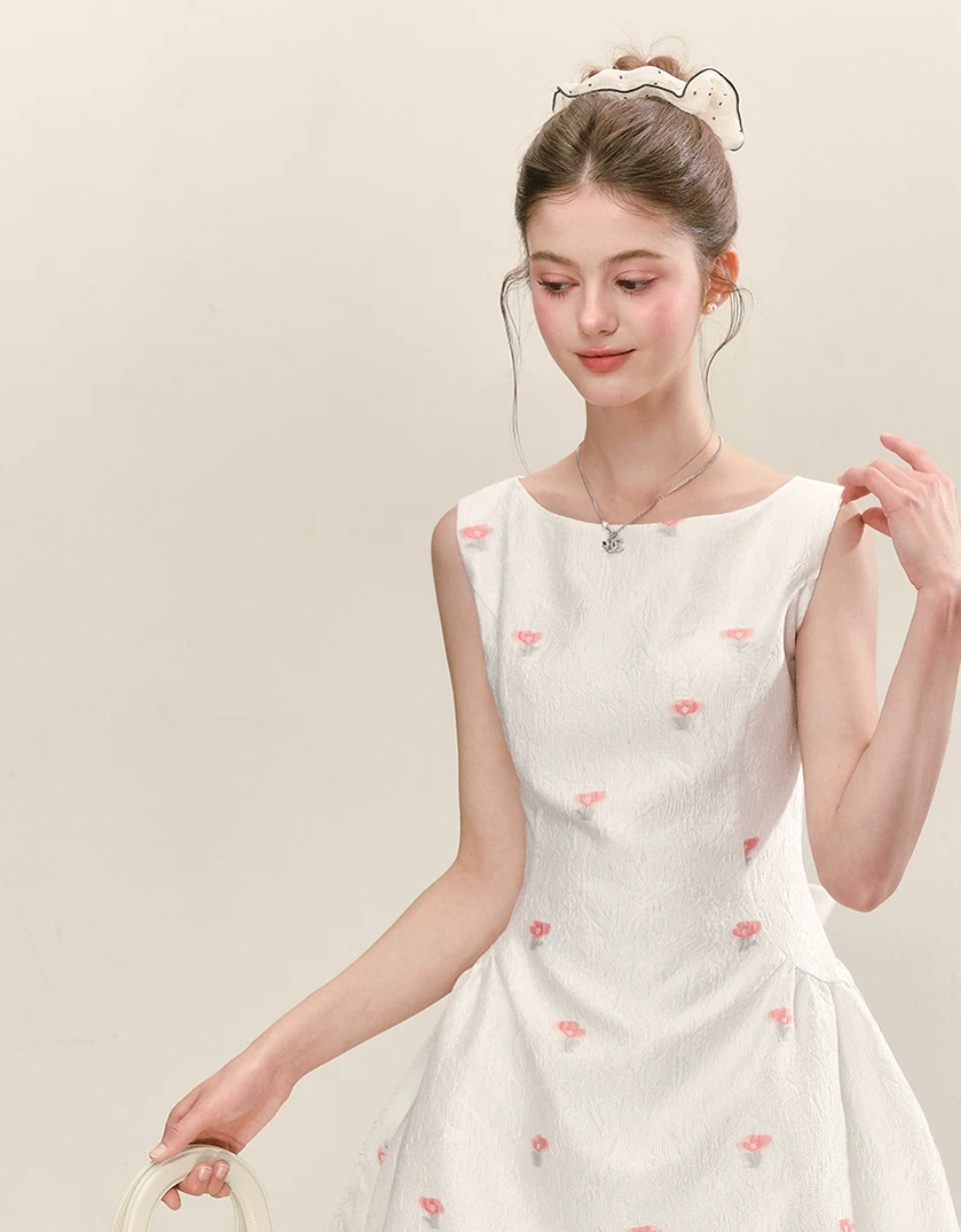 QDQD Sweet and cute floral print vest dress, new summer style, elegant sleeveless white dress shows the waist
