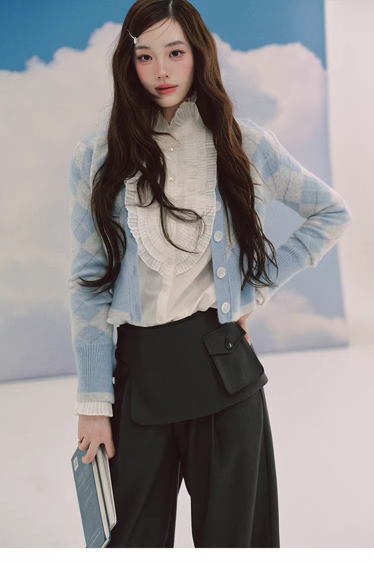 LaluneDuCiel Women's Loose-Fitting, Comfortable V-Neck Wool Cardigan with Diamond Pattern, Casual Style from the Advanced Intellectual Academy.