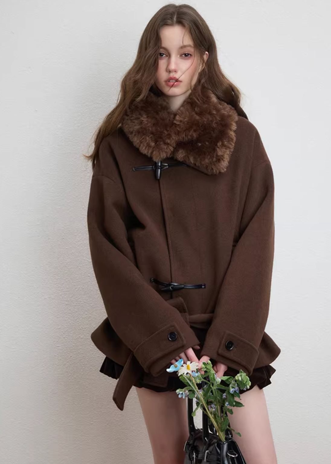 LUAMOSS Loose-fitting jacket, made from Luamoss wool blend, with belt and warm fur-lined collar.