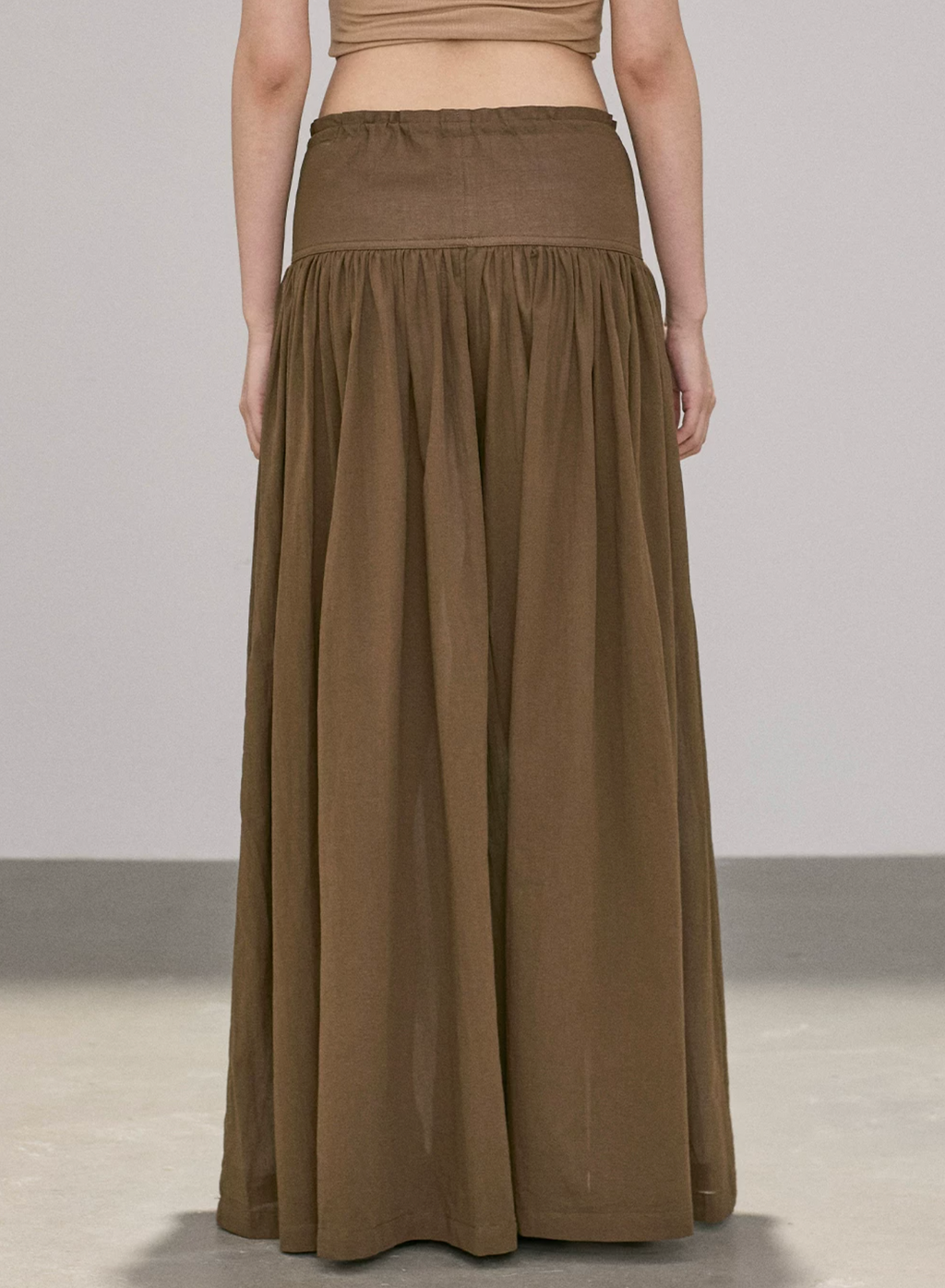 OIOI ESSE 100% cotton high-waisted trousers for women, loose and comfortable style, suitable for summer wear.