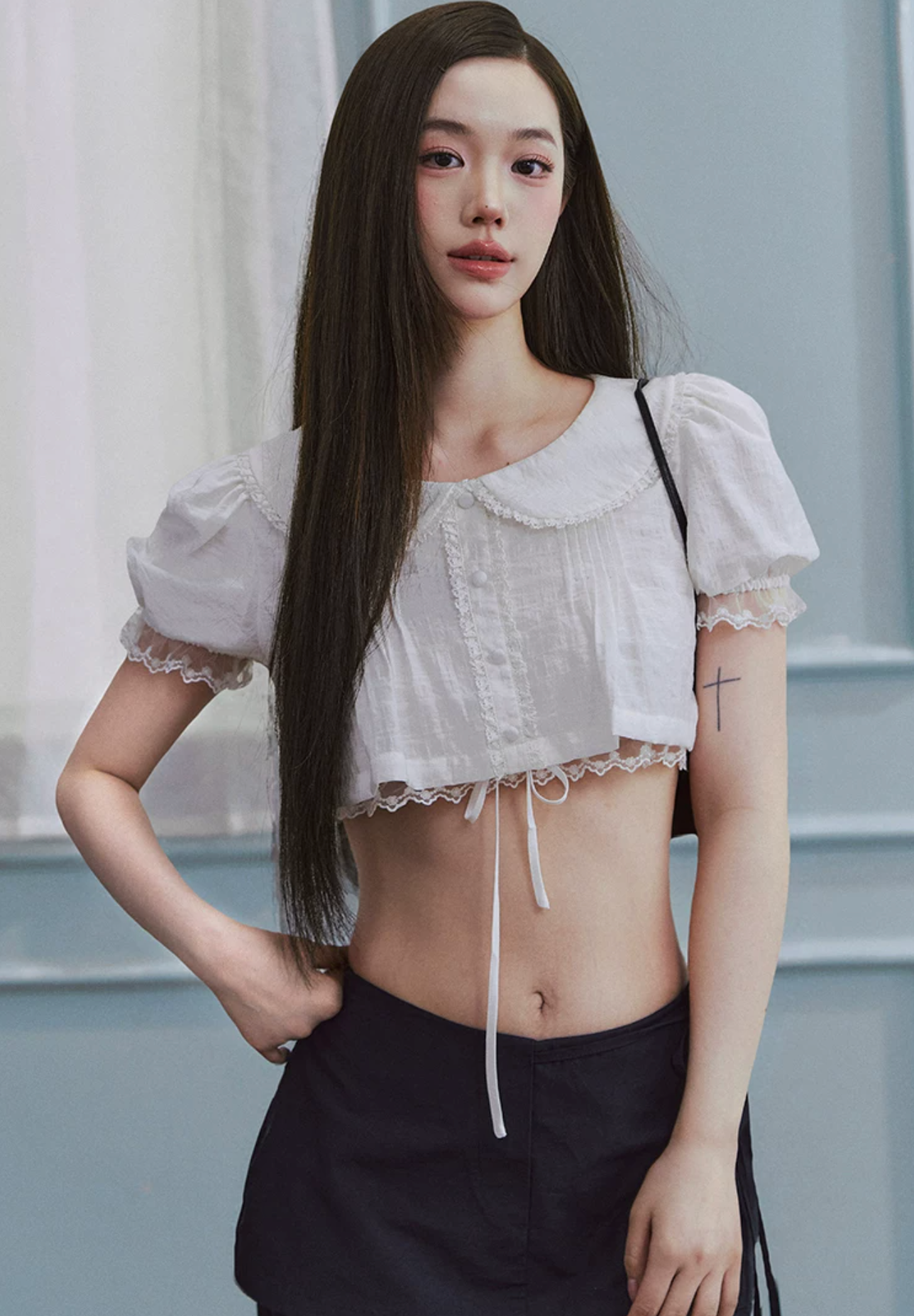 LaluneDuCiel Dynamic and stylish Peter Pan collar lace-up short/shirt for women