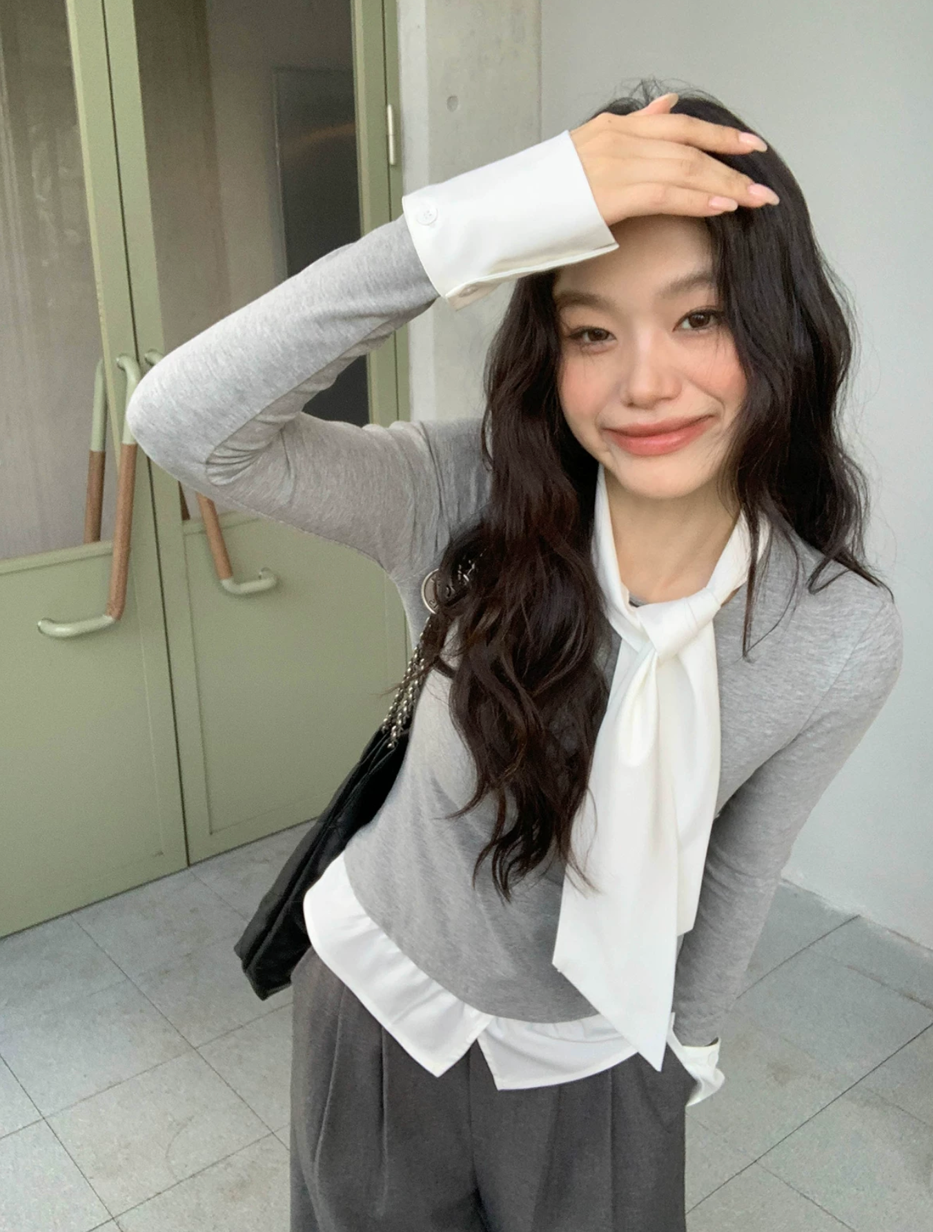 ALOHA HU Women's Lu Jianxi two-piece long-sleeved t-shirt, unique pleated design spring 2026.