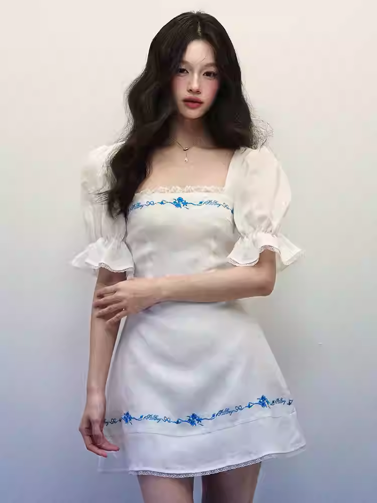 1PSTUDIO Women's white linen square-neck dress, spring/summer style; short-sleeved flared skirt in blue with embroidered pattern, body-hugging fit.