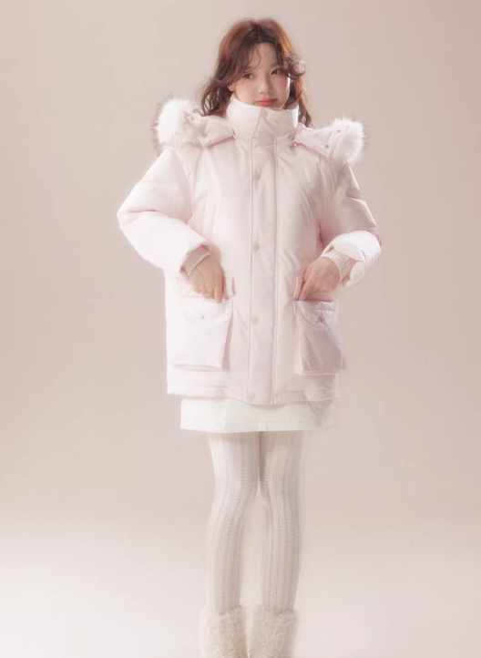 AOORAA [Extremely cold collection] 90% white goose down jacket with three-layer waterproof DuPont fur collar "Warm winter in the land of white snow"