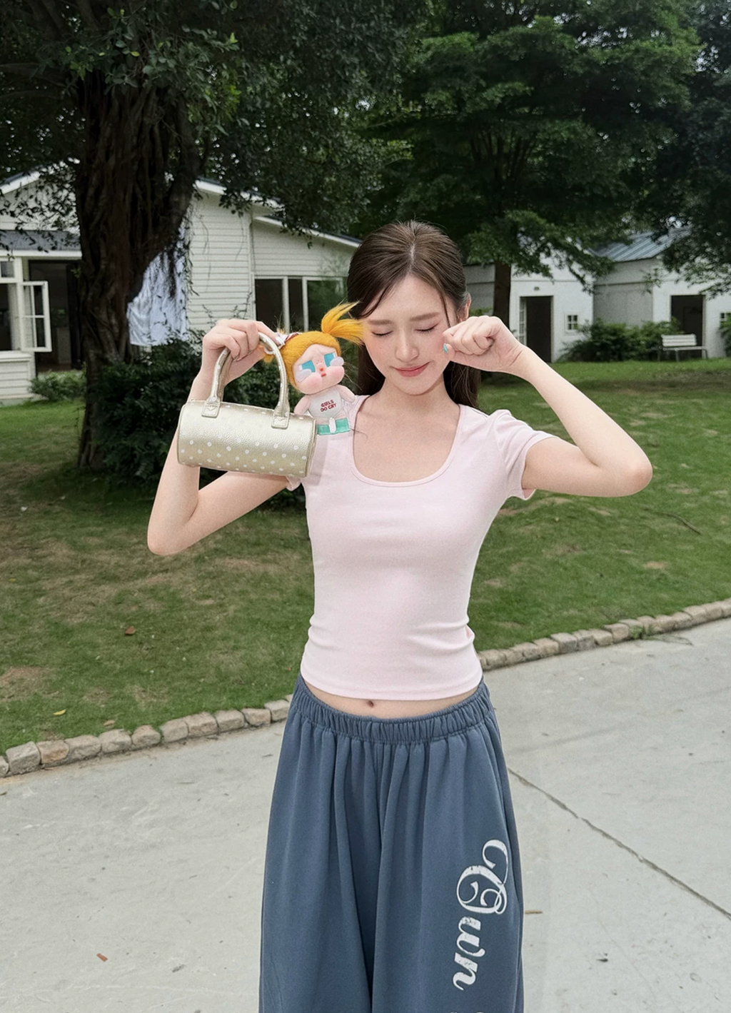 OIOI ESSE Cute solid color U-neck short-sleeved T-shirt made of Tencel cotton for women, slim fit, straight shoulders