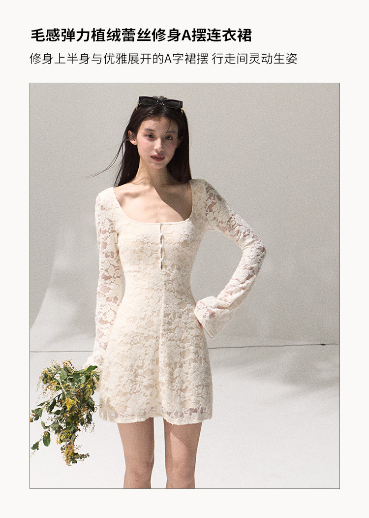Oakmoo Warm Velvet Stretch Lace Dress
