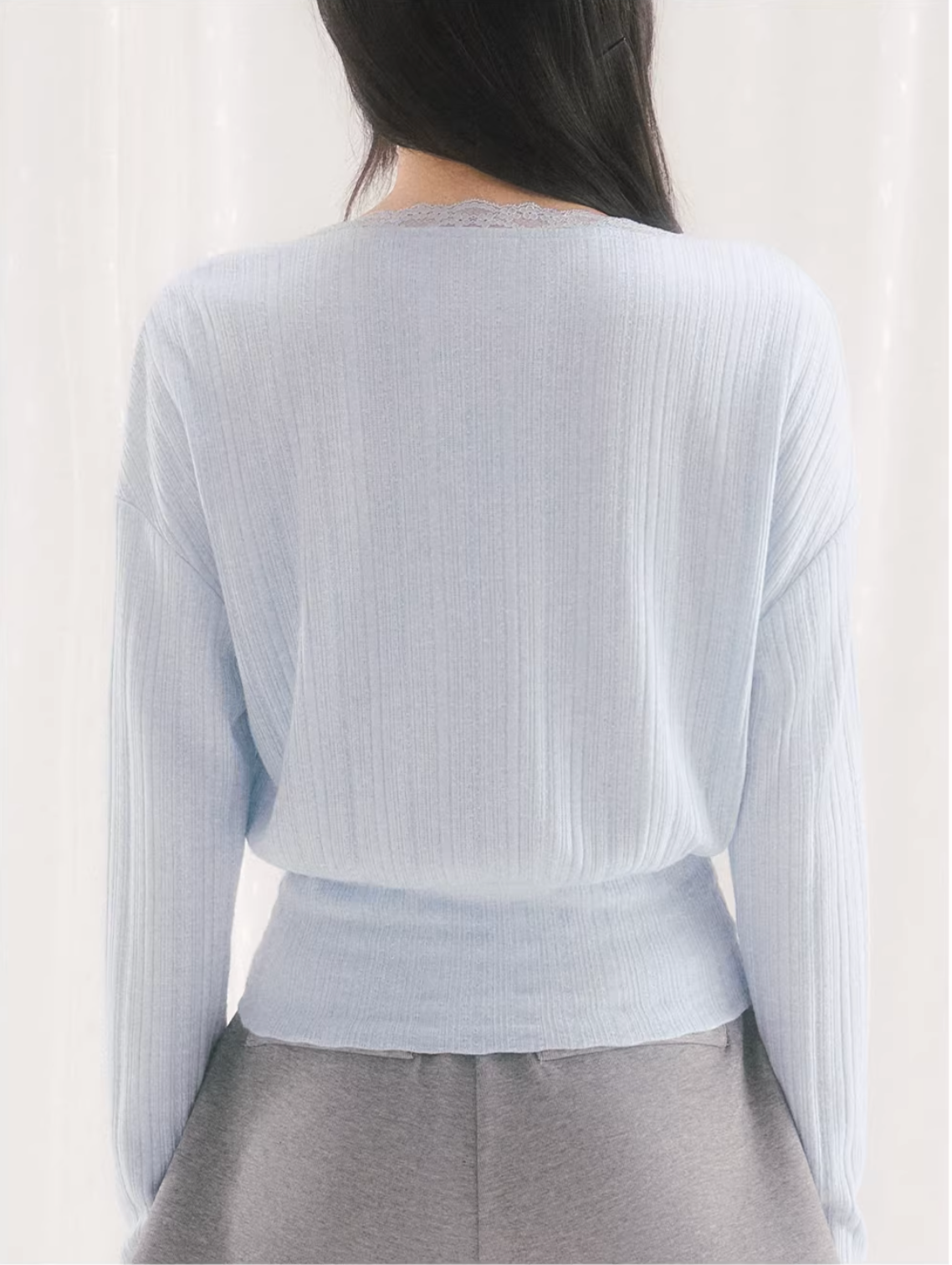 WEEKENDHUB Two-piece set includes a loose spring V-neck tank top and elegant long-sleeve T-shirt with lace trim