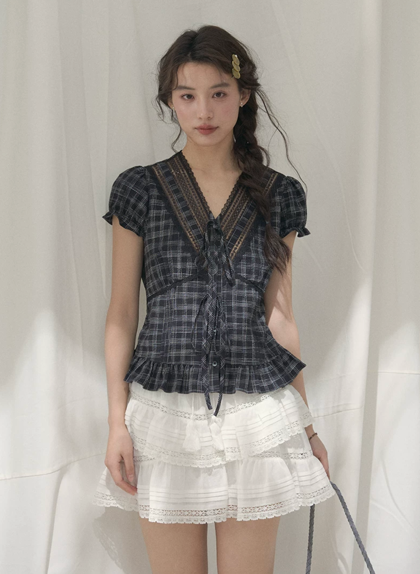 LOLOL "Summer Film Poem" puff sleeve t-shirt for women, short sleeves, slim waist, V-neck, lace design.