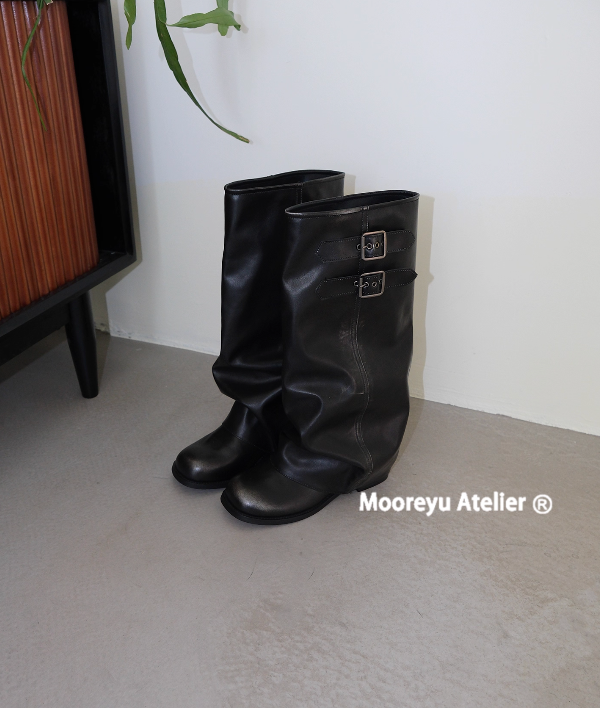 MOOREYU Mooreyu women's original leather boots, autumn/winter new style, thick heel, women's classic pleated riding boots