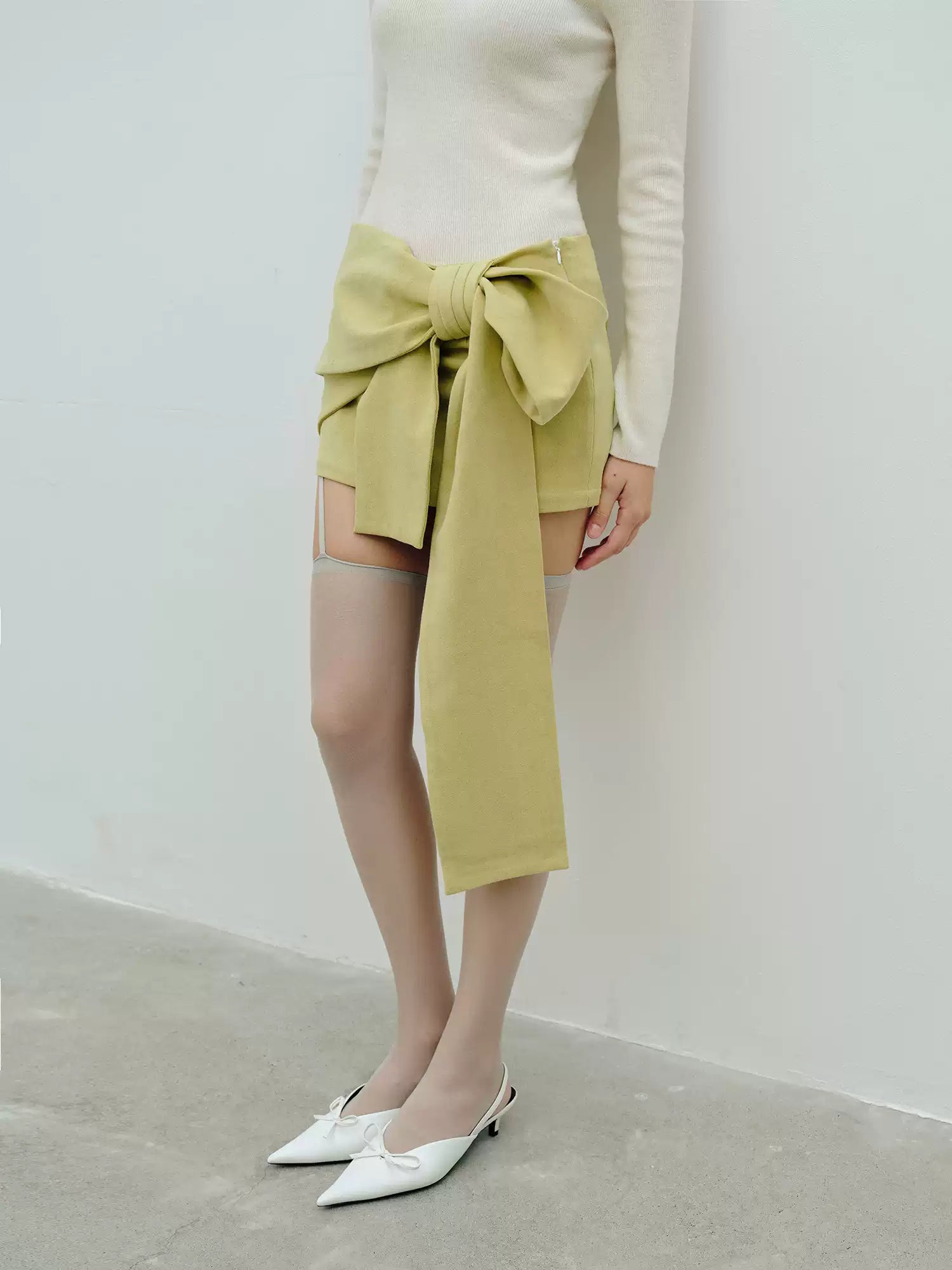 AWEAR High-end three-dimensional satin skirt with big bow, black bodycon skirt