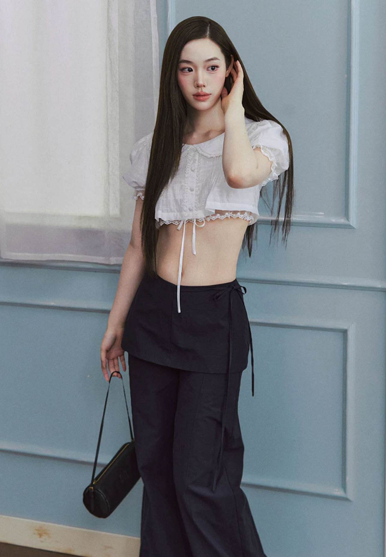 LaluneDuCiel Dynamic and stylish Peter Pan collar lace-up short/shirt for women