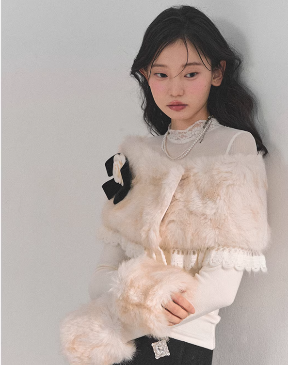 SHAOYEYAN Soft French-style lace mesh long-sleeved T-shirt "Whispers of Melting Snow" by AOMALM for women, winter coat.