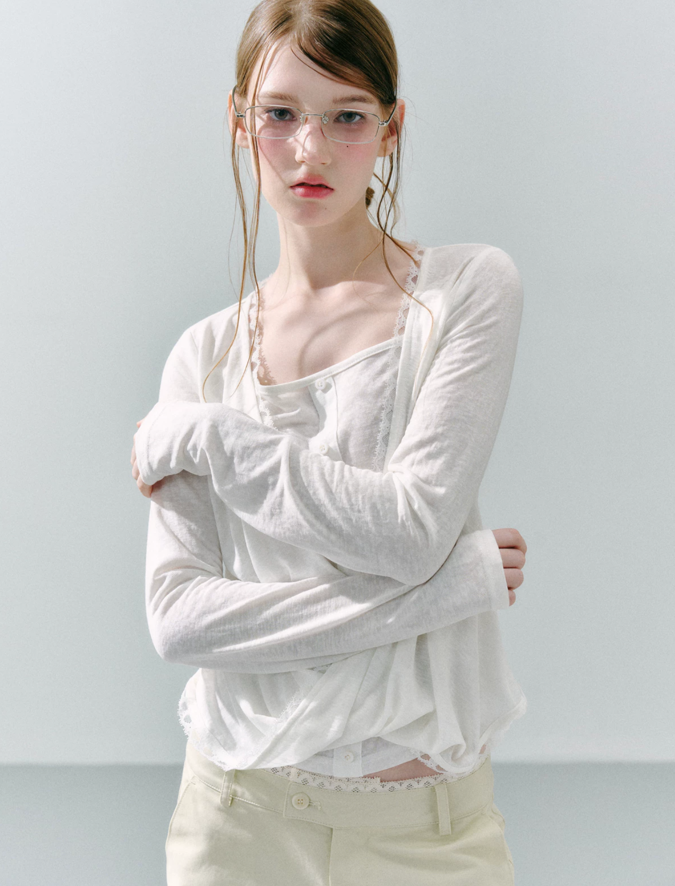 LOSTFOREST Sexy t-shirt with 70% Lyocell material, pleated lace collar, light and breathable, suitable for spring/hours