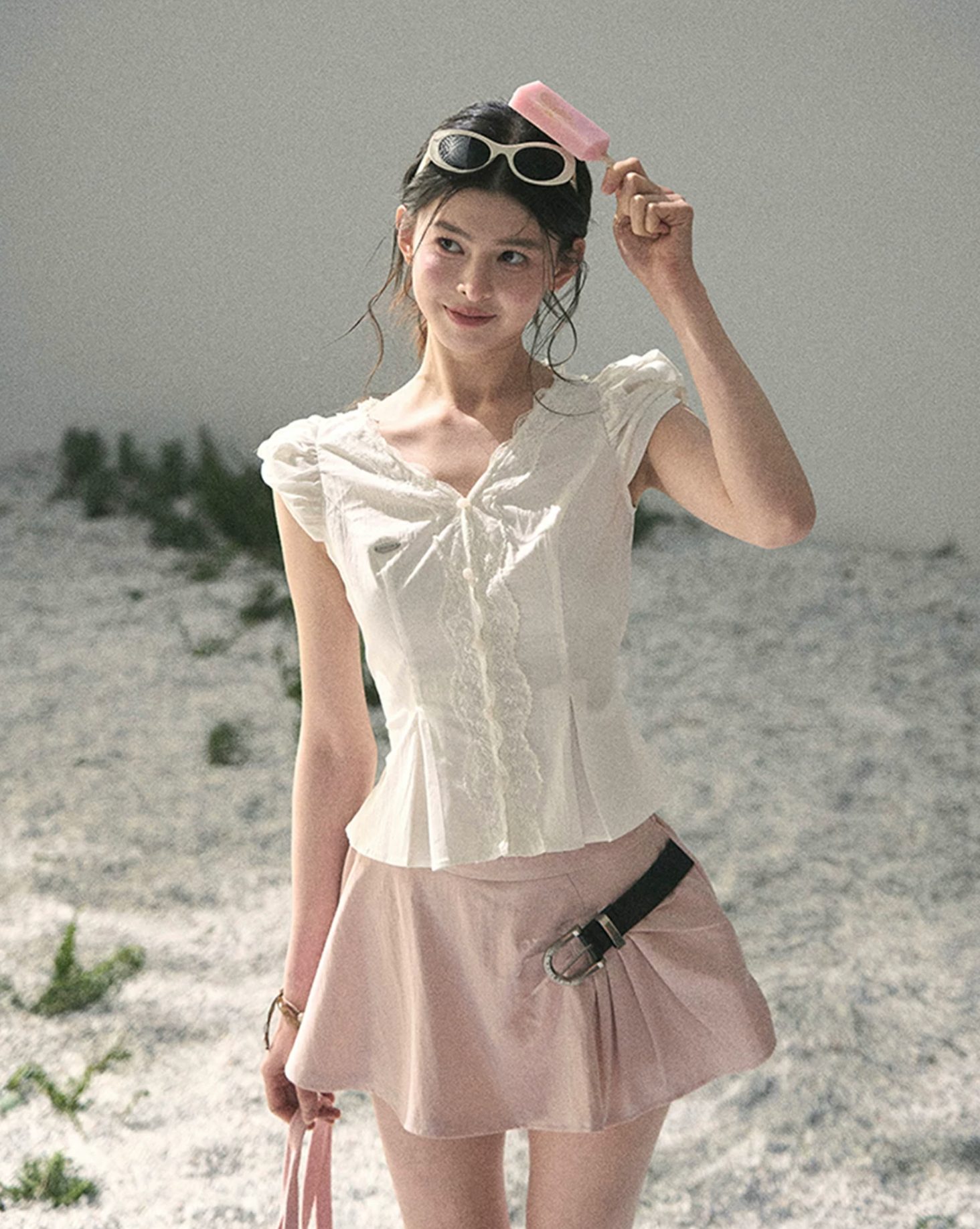 AOMALM "Untouchable White" French lace V-neck white shirt for women, short puff sleeves, suitable for summer