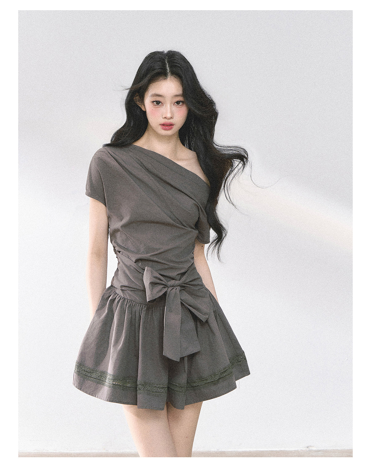 High-end French style off-the-shoulder dress for women in summer, short, fluffy, waist-hugging dress Shaoyeyan