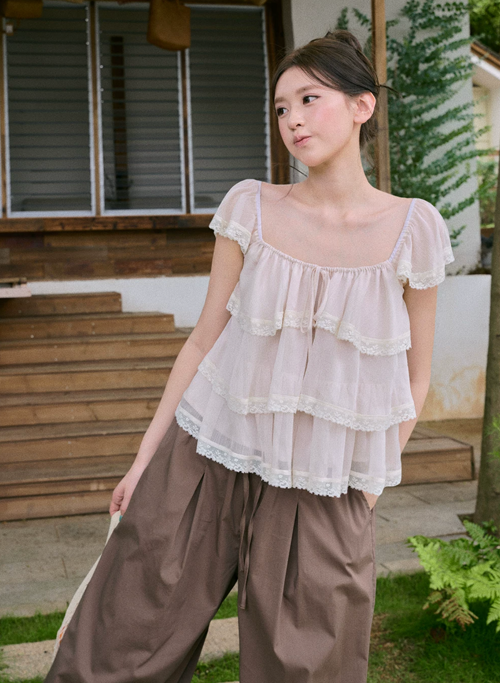 OIOI ESSE Women's chiffon lace blouse with puffy sleeves, light summer style.