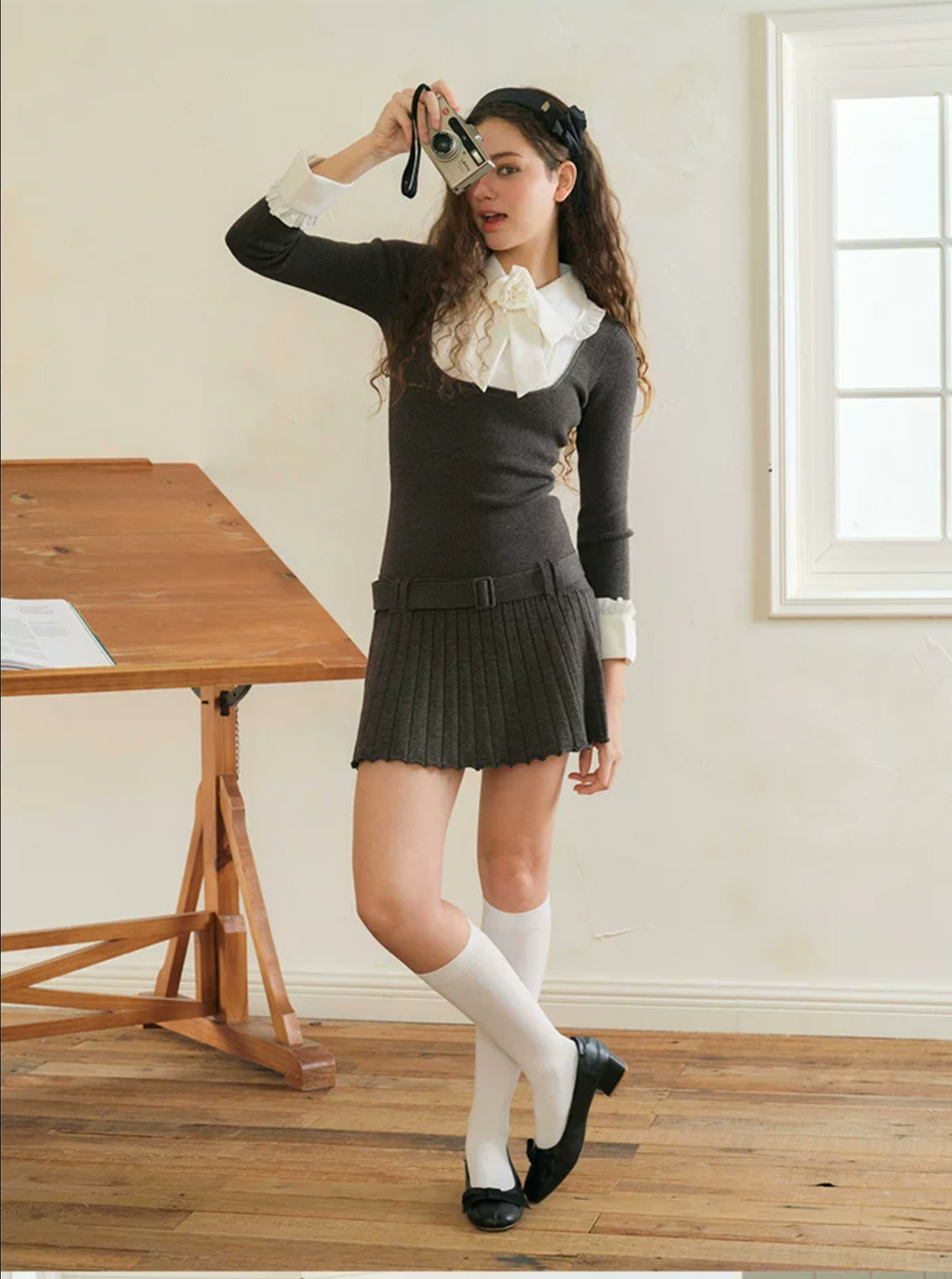 MineBeThyVers Elegant, figure-hugging, versatile two-piece bow-neck knitted dress for Fall/Winter