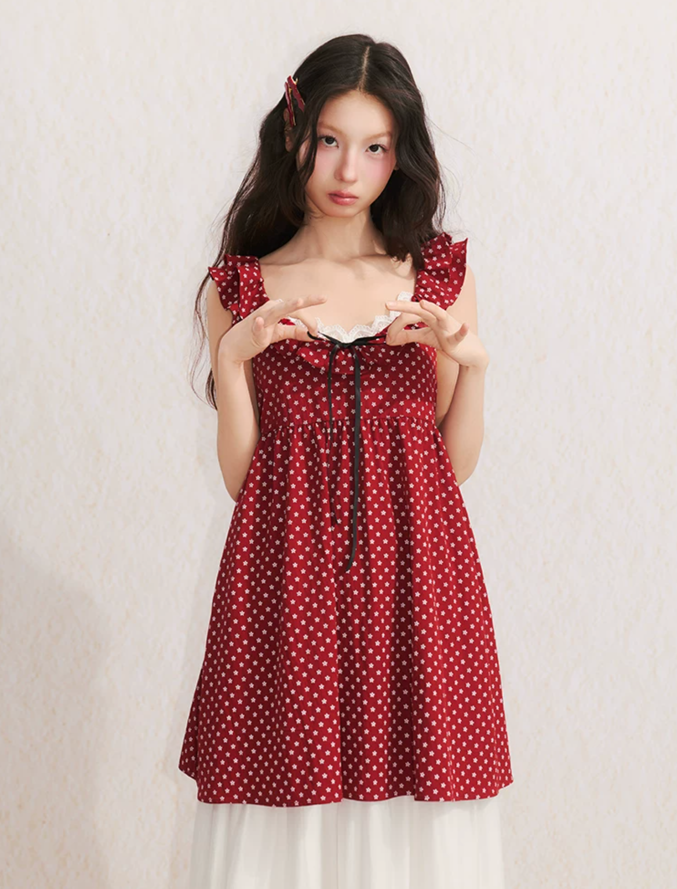 UMOUMO Sweet summer dress in floral print with ruffled lace V-neck for a flattering look.