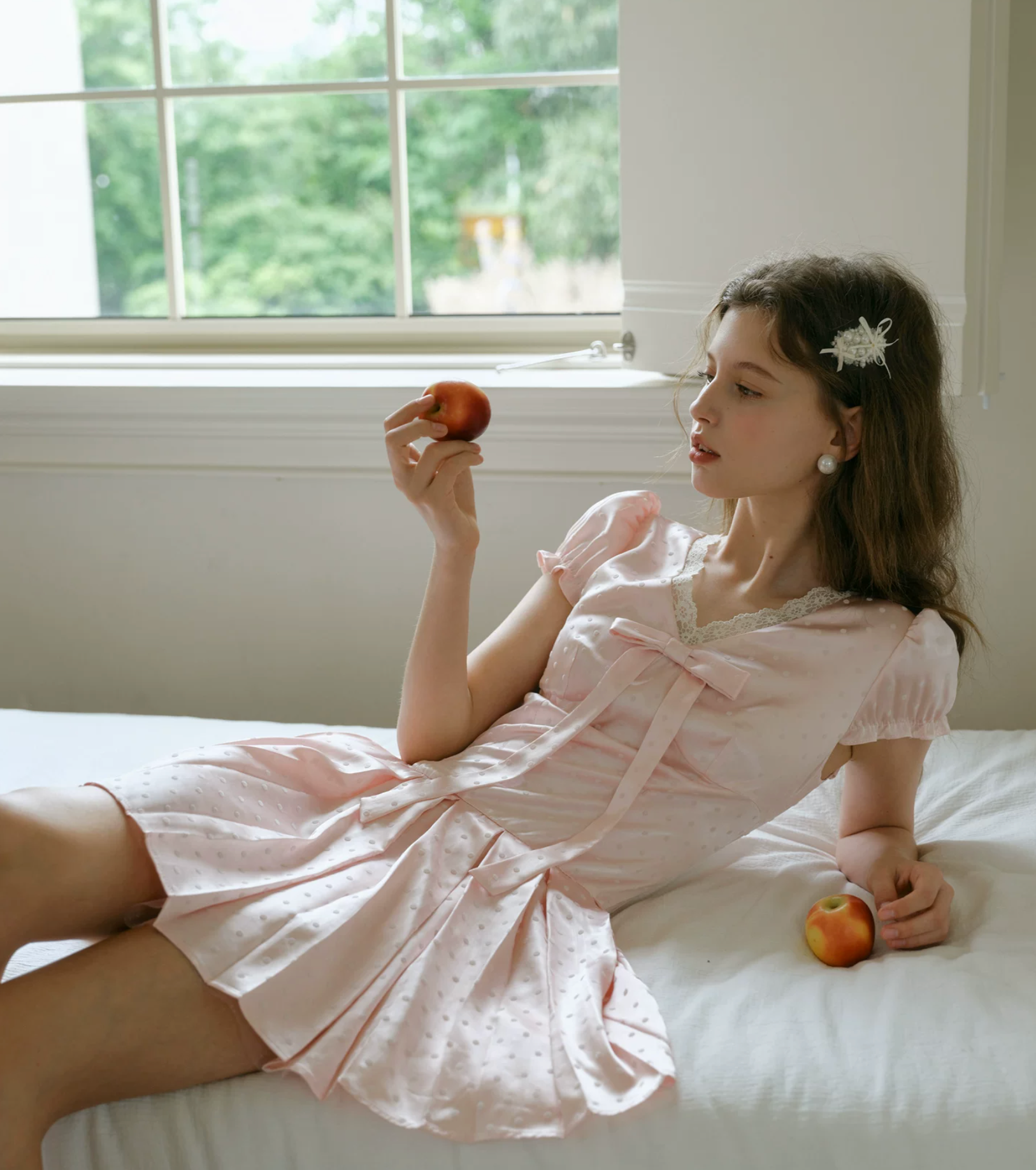 ISISLOVE French dress with V-neck puff sleeves, pink satin polka dot pleated skirt, summer style for women.