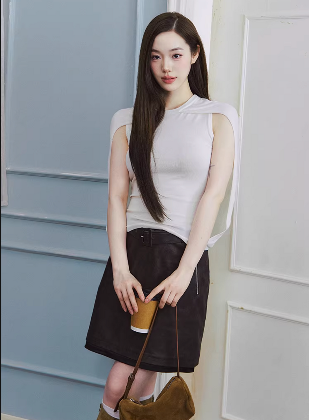 LaluneDuCiel Knitted sleeveless jacket with minimalist design, flexible artistic patterns from Lyocell material