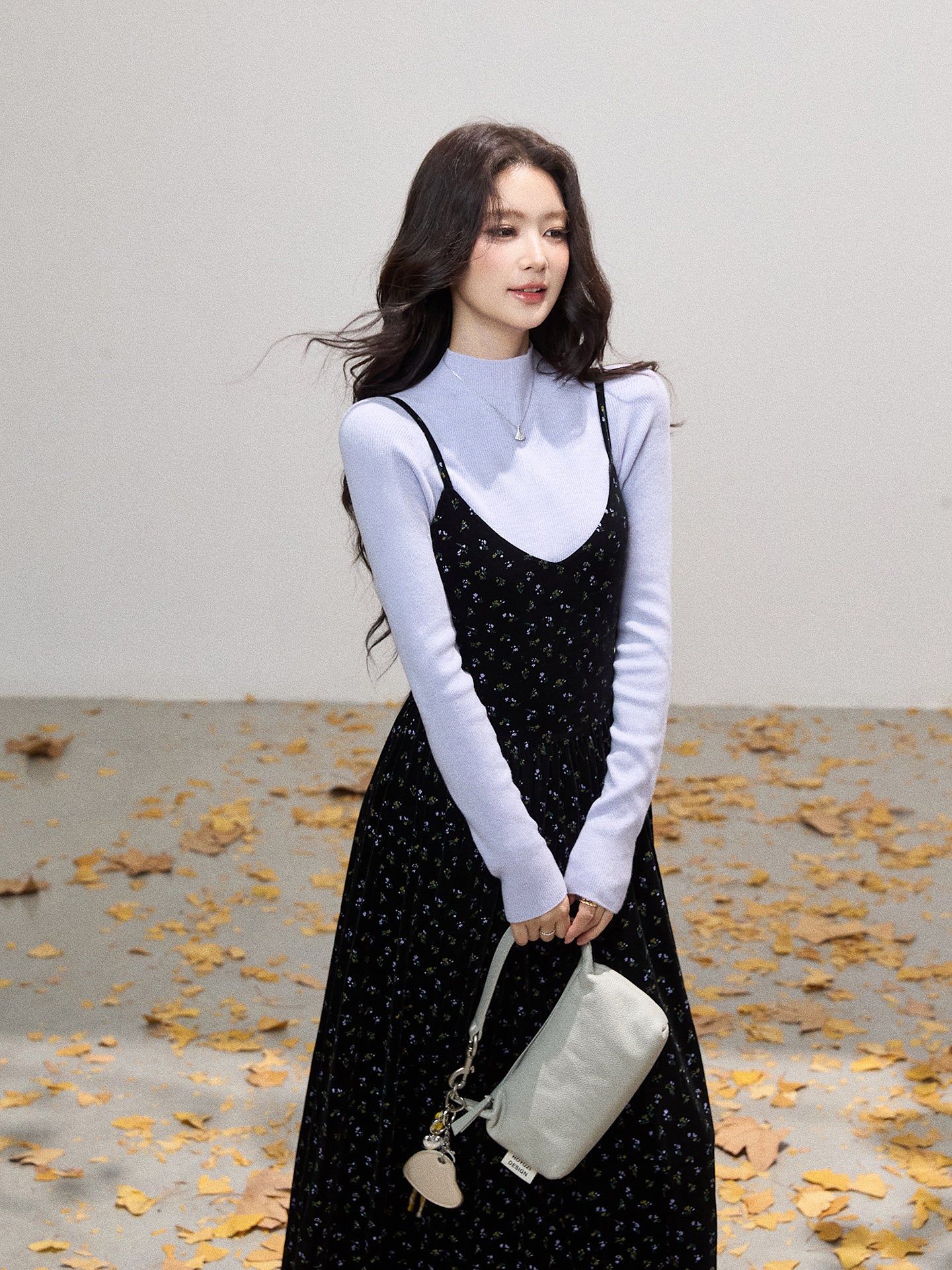 THEROUS Skin-colored knitted sweater, high neck, slim fit, a simple winter lining in Korean style.