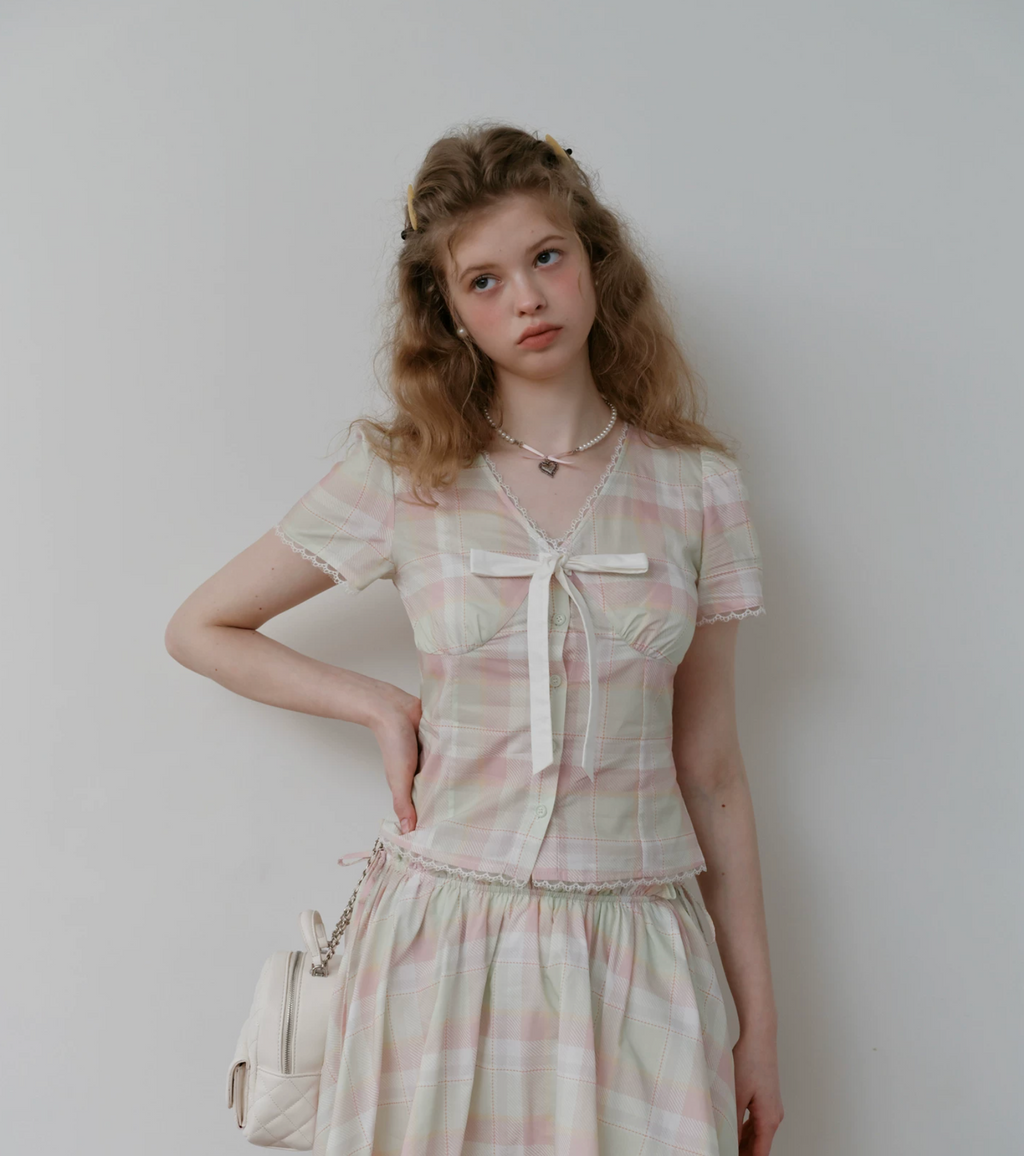 Preppy pink and green plaid 2026 Korean style suit includes V-neck short-sleeved shirt with lace trim and mini skirt