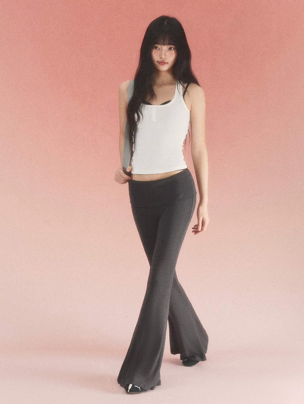 Weekendhub Fold-up knitted flared pants for women, new 2026 model, Korean style, slim fit, comfortable.