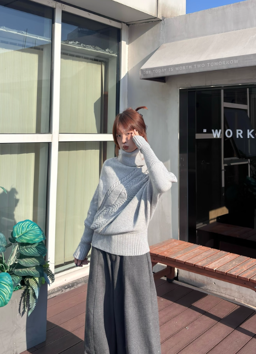 UMOUMO Loose fit ivory knit sweater with asymmetrical hem and collar, multicolor button-down cape sweater