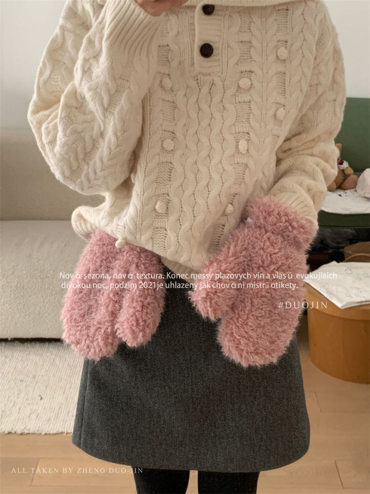 2024 new Korean style full coverage velvet gloves for women, Thick winter gloves with laces, suitable for cycling, skiing, windproof and warm.