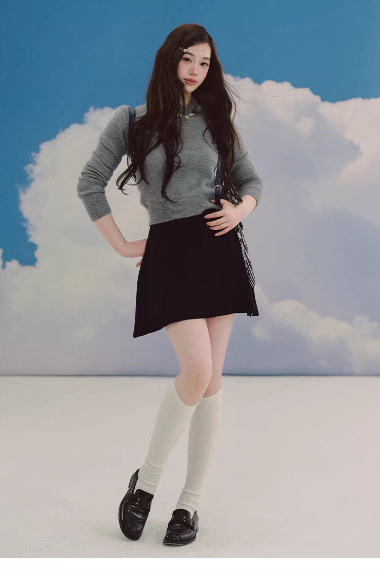 LaluneDuCiel Relaxed resort style: Irregular knitted midi skirt, elastic, elegant and dynamic for women.
