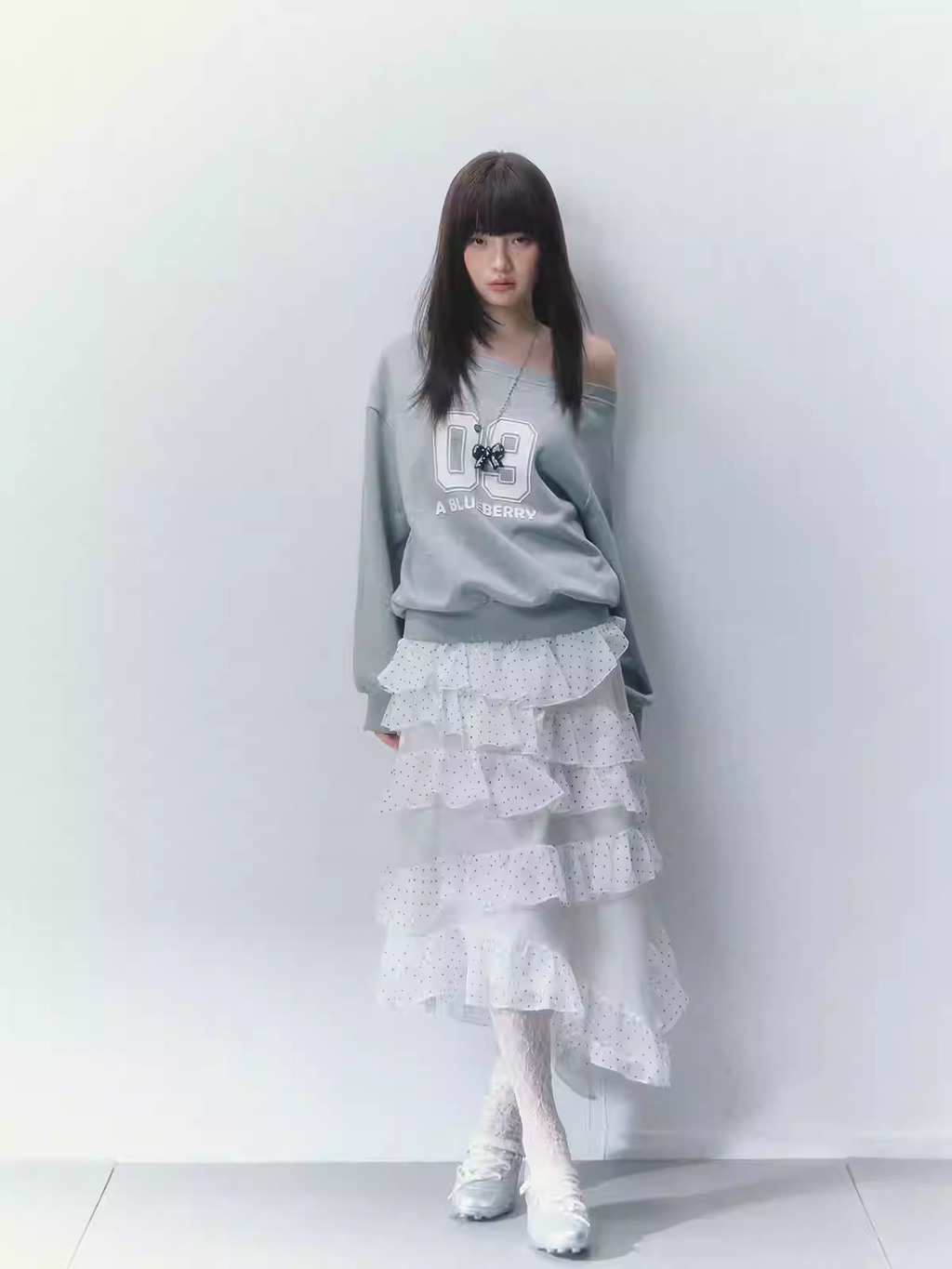 ABLUEBERRY Blueberry blue layered polka dot midi skirt with style by Luu Dinh Tu, asymmetrical design, spring 2026, hot shorts for girls.