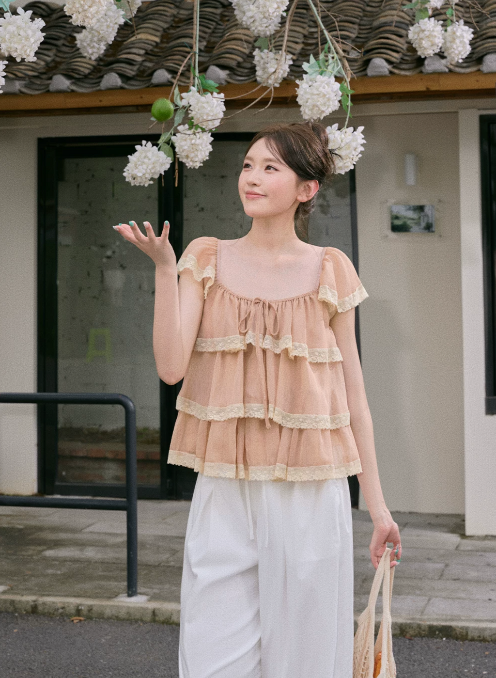 OIOI ESSE Women's chiffon lace blouse with puffy sleeves, light summer style.