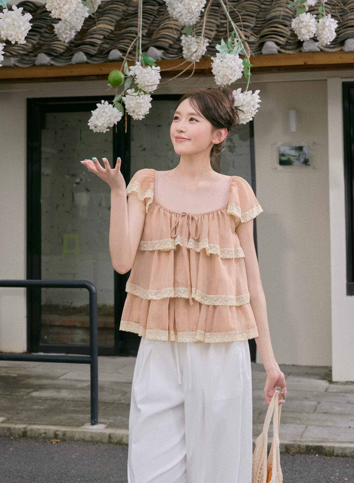 OIOI ESSE Women's chiffon lace blouse with puffy sleeves, light summer style.