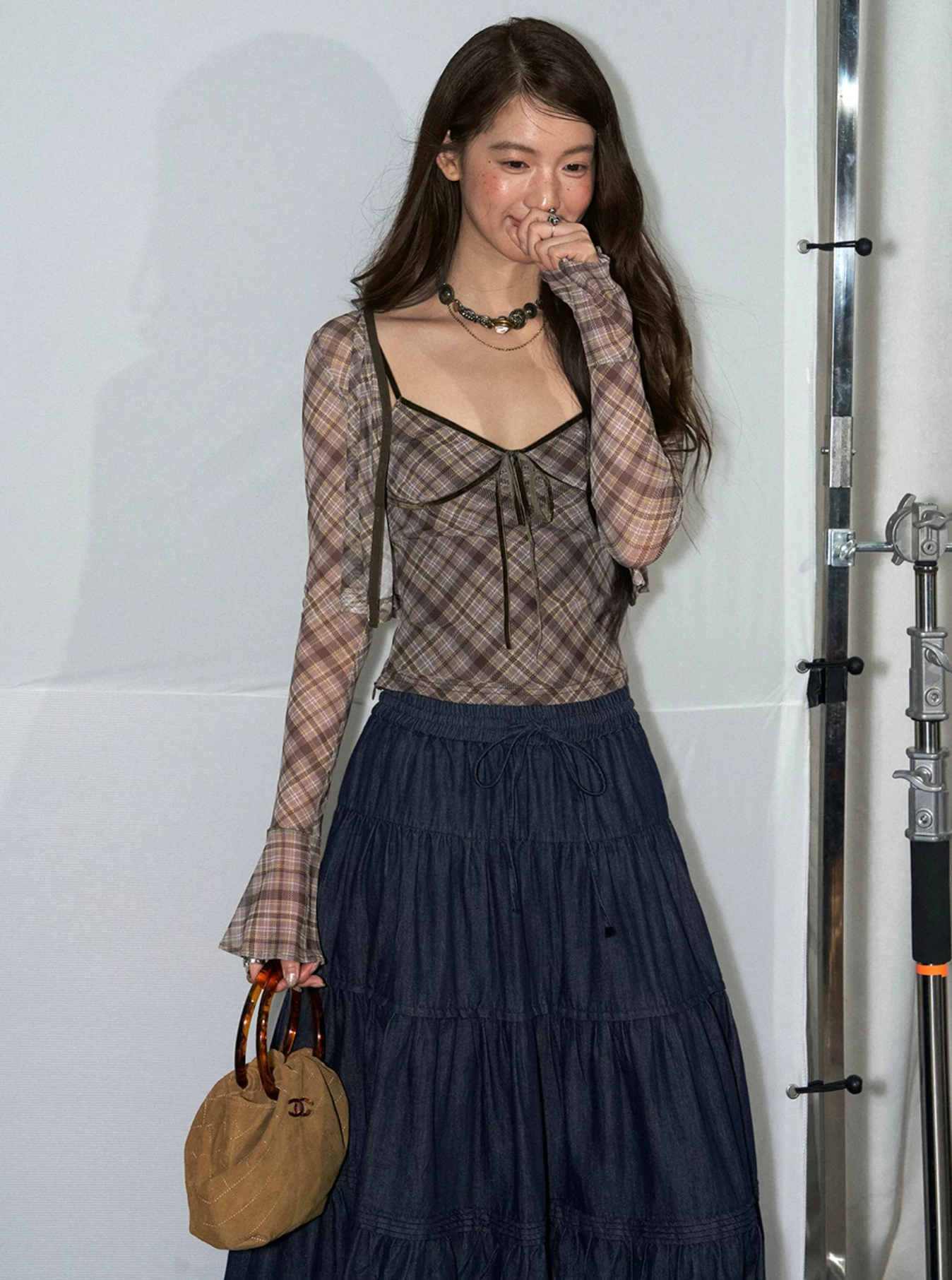 Soolrok Fashion set includes two-tone flared short-sleeved cardigan and waist camisole