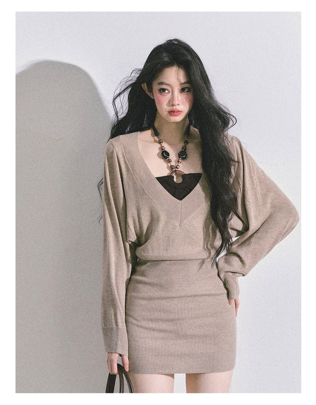 SHAOYEYAN Women's "Jin Zhi Tian Ni" French style long-sleeved knit dress, autumn tight-fitting wool dress, short skirt.