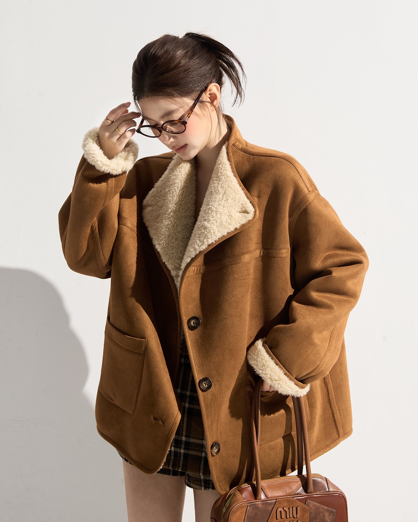 THEROUS Xie Burou レディース 秋冬新作 クラシック ゆったり ターンダウンカラー ファーコート パッチポケット付き