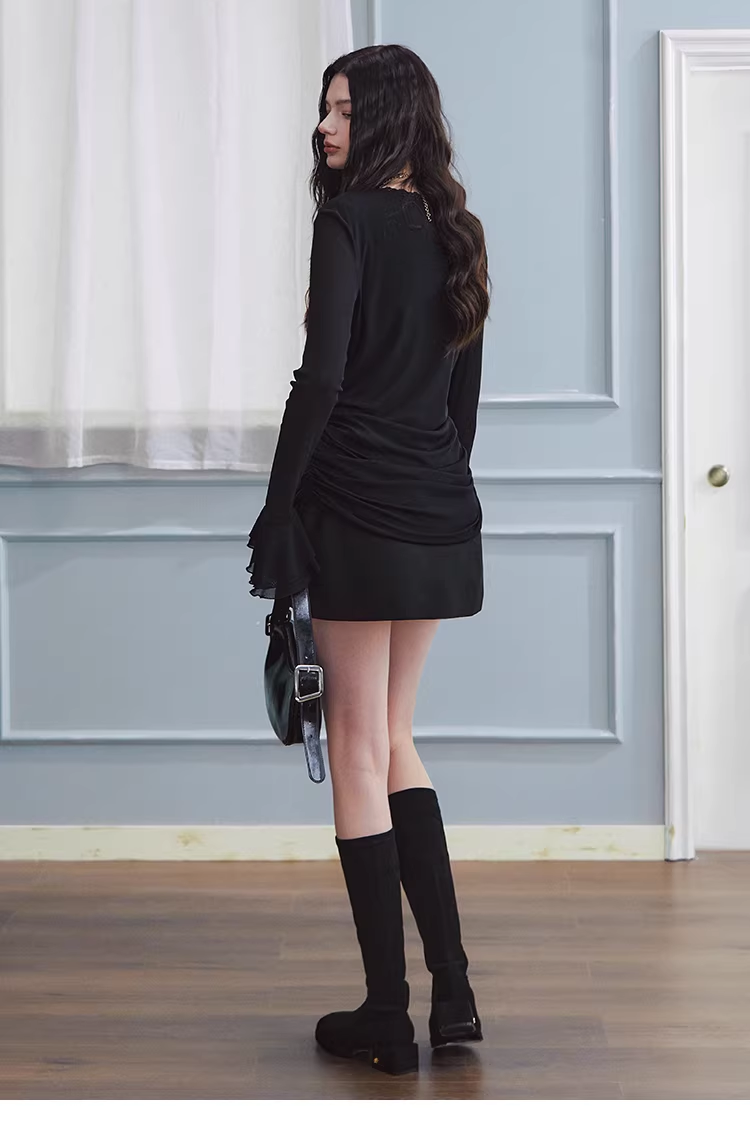 LaluneDuCiel Light, soft, flared long-sleeved T-shirt, V-neck, light chiffon material, for women, perfect for spring.