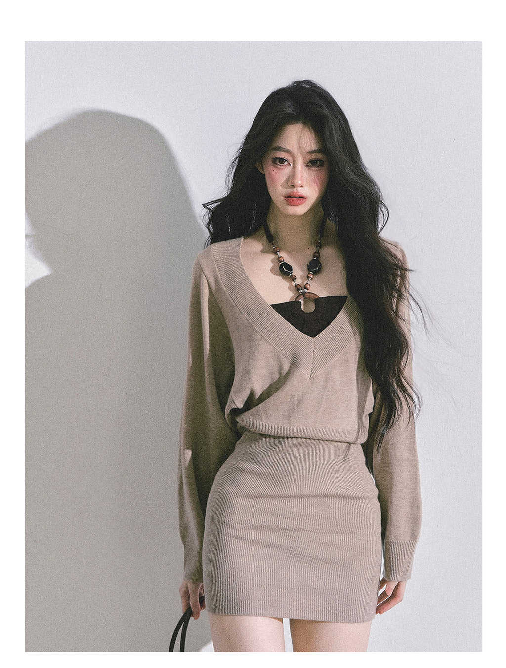 SHAOYEYAN Women's "Jin Zhi Tian Ni" French style long-sleeved knit dress, autumn tight-fitting wool dress, short skirt.