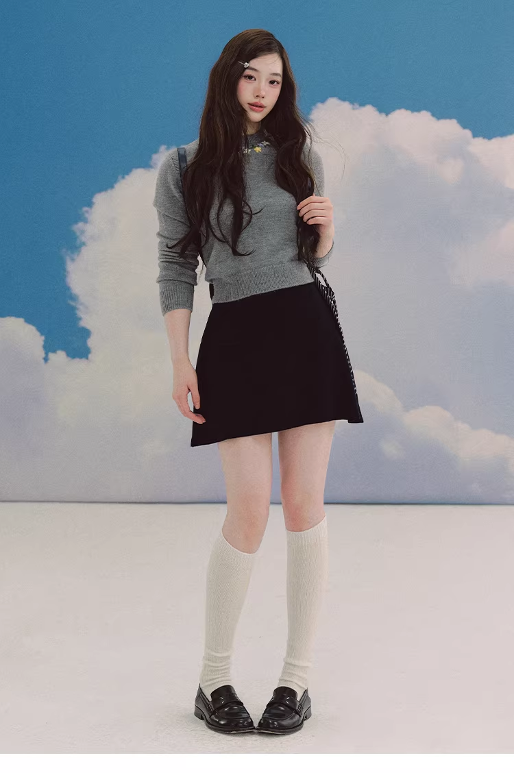 LaluneDuCiel Relaxed resort style: Irregular knitted midi skirt, elastic, elegant and dynamic for women.
