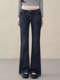 OIOIESSE Versatile low-waist jeans for women, slim fit, helps elongate legs, suitable for early spring.