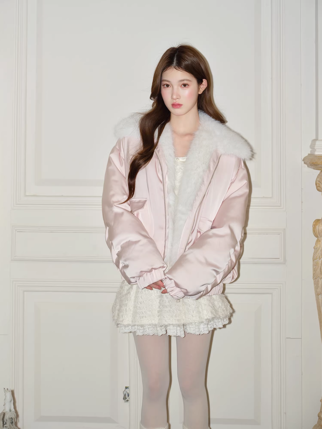 RECIT Sleek pale pink puffer jacket, satin trim, loose fit, perfect for a feminine look that will attract all eyes on Instagram.