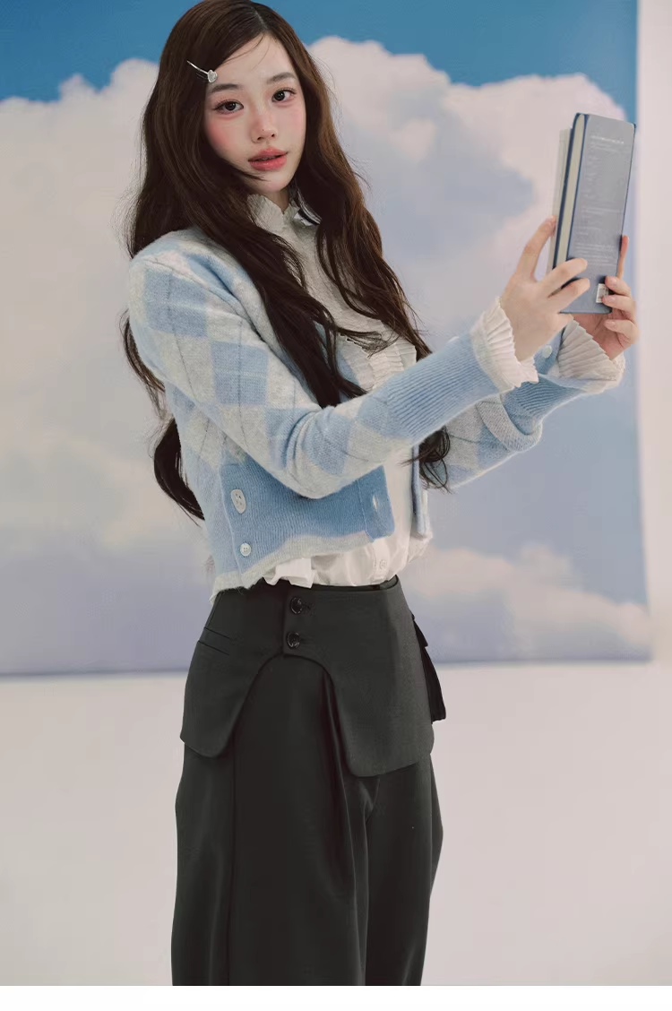 LaluneDuCiel Women's loose V-neck diamond-patterned wool cardigan, casual style from Academy of Advanced Intelligence.