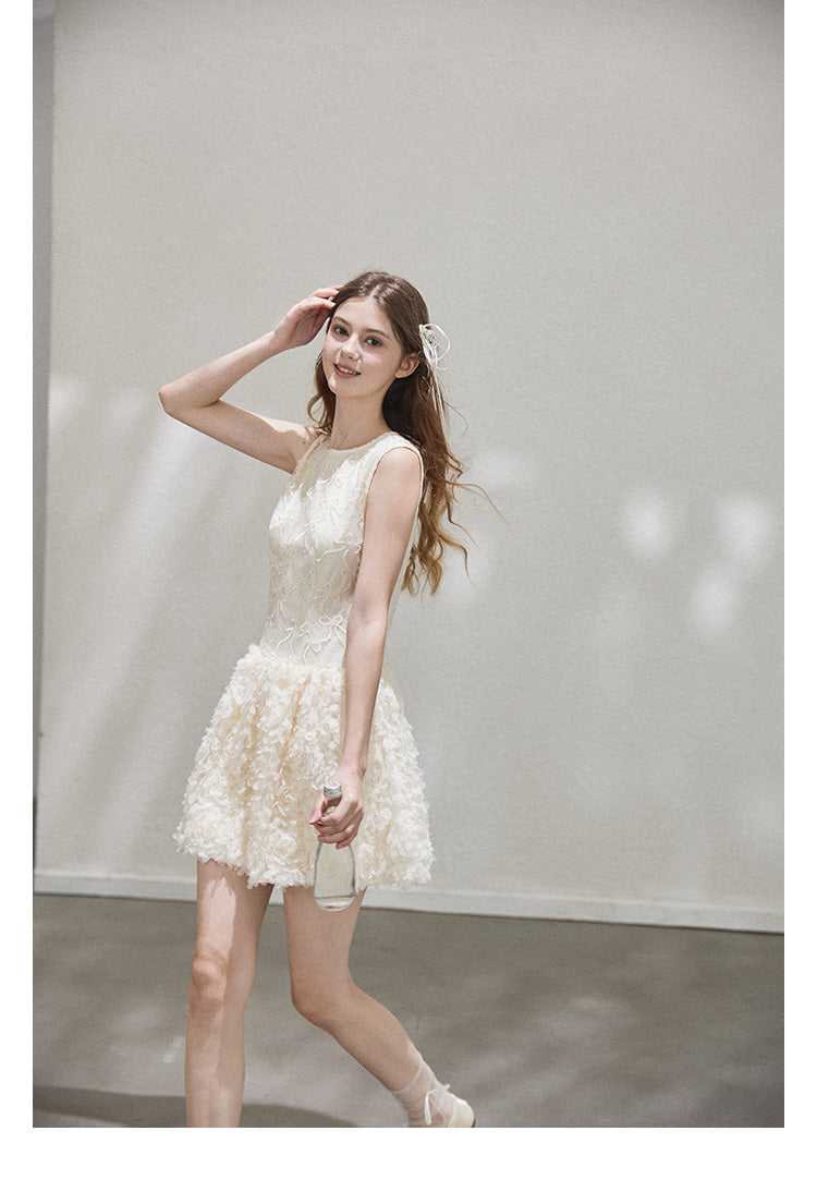 "Cloud Cotton" Callmelater Ballet-style tutu dress with embroidered details and a sophisticated vest-like silhouette.