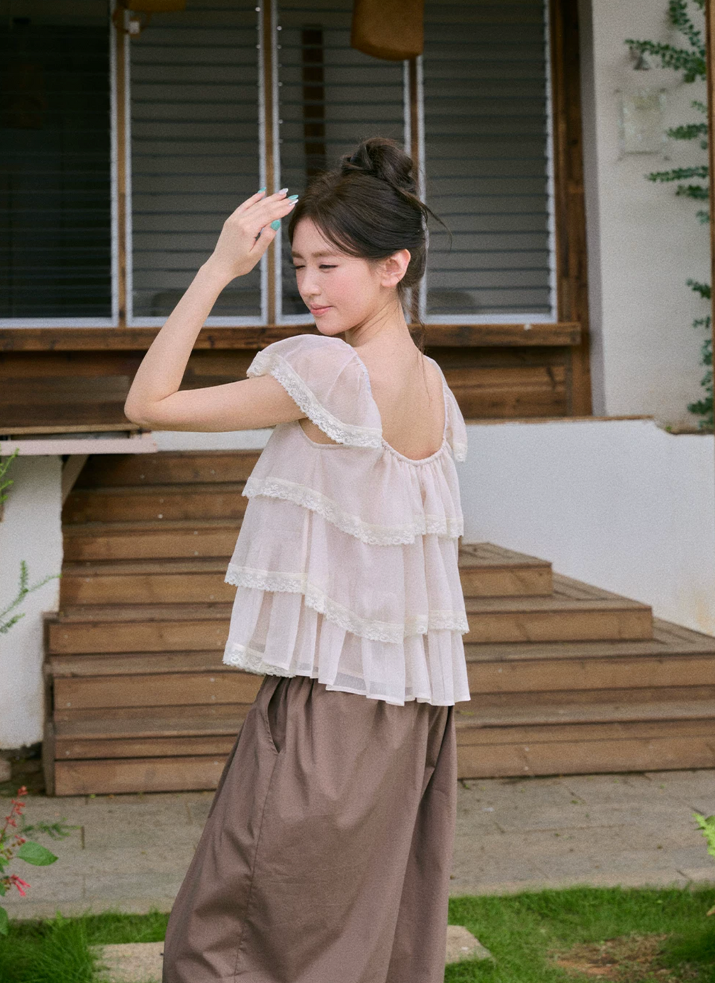 OIOI ESSE Women's chiffon lace blouse with puffy sleeves, light summer style.