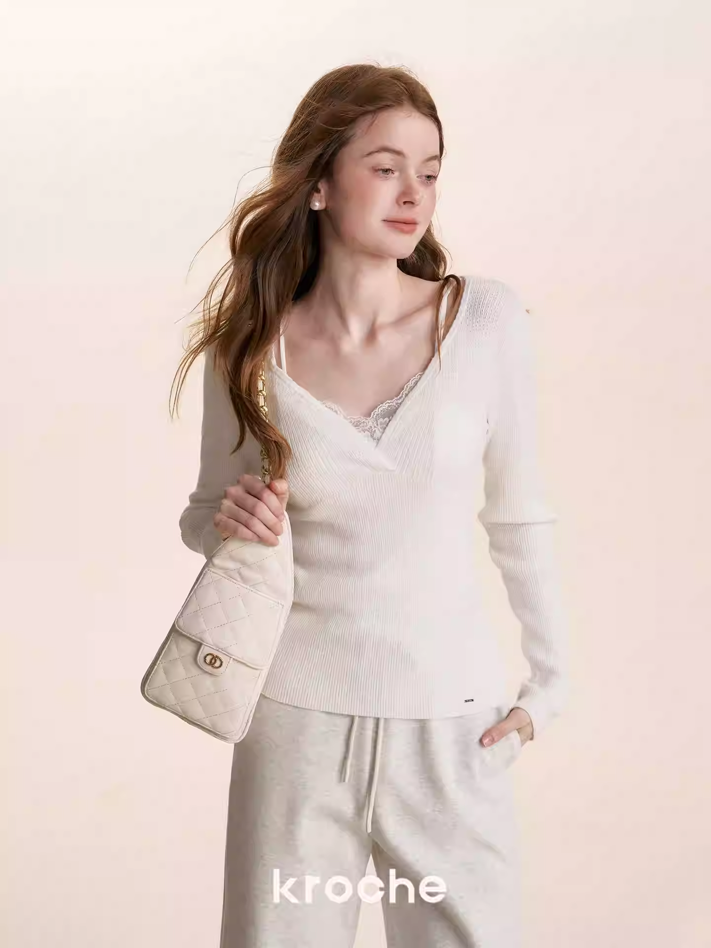 KROCHE Slim-fit knitted bra, V-neck, 26ss Cloud Soft Fleece.