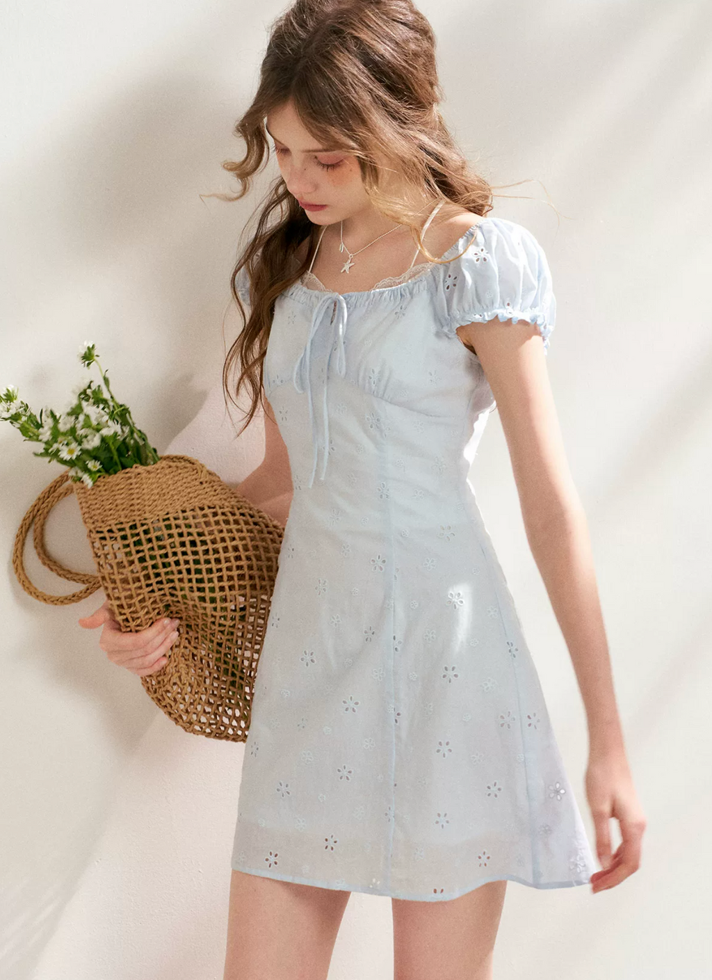 KROCHE Short-sleeved A-line resort dress, tied waist, embroidered with five-petal flowers
