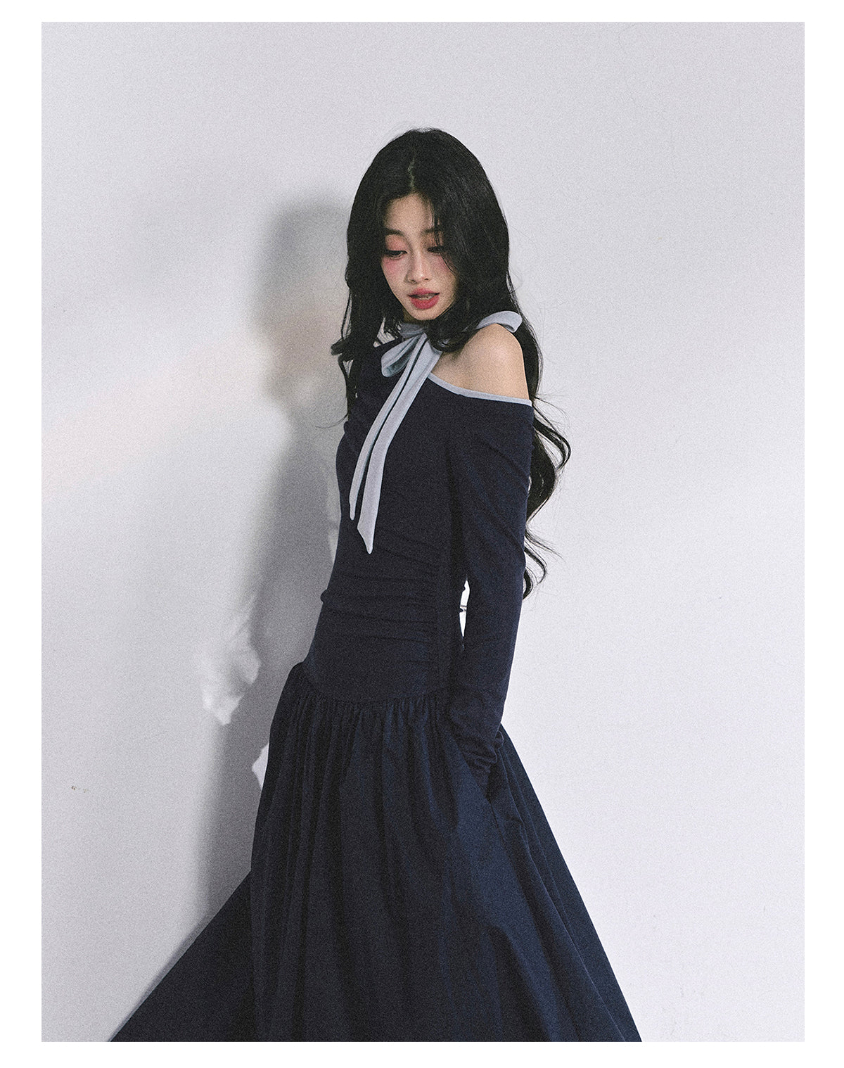 Shaoyeyan Vintage Retro Style Off-the-shoulder Long Sleeve Dress Fits and Cool for Royal Sisters Autumn Slim Waist Long Dress